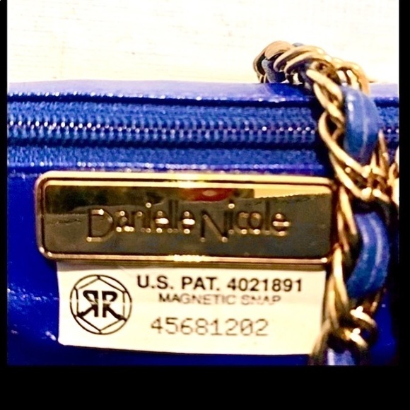 DANIELLE NICOLE BLUE LEATHER CROSSBODY PURSE MAGNETIC CLOSURE. - Picture 6 of 8